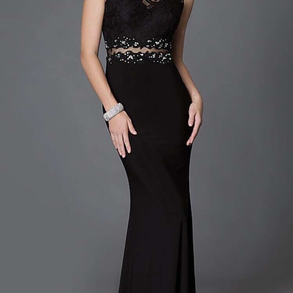 Prom dress - Picture 2 of 5